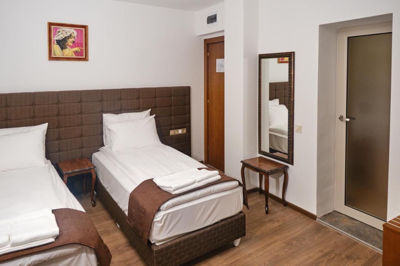 Hotel Splendid Pleven ภายนอก รูปภาพ
