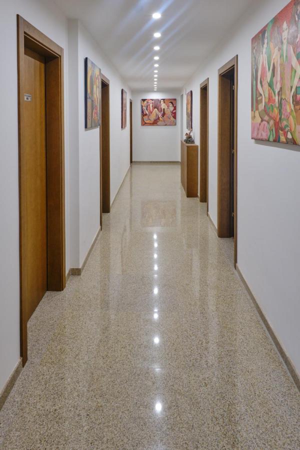 Hotel Splendid Pleven ภายนอก รูปภาพ
