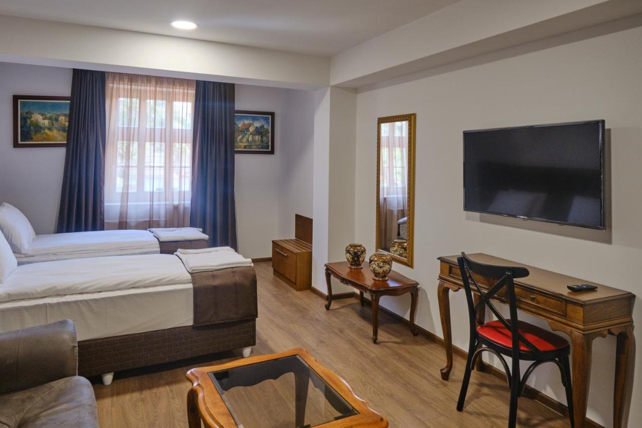 Hotel Splendid Pleven ภายนอก รูปภาพ
