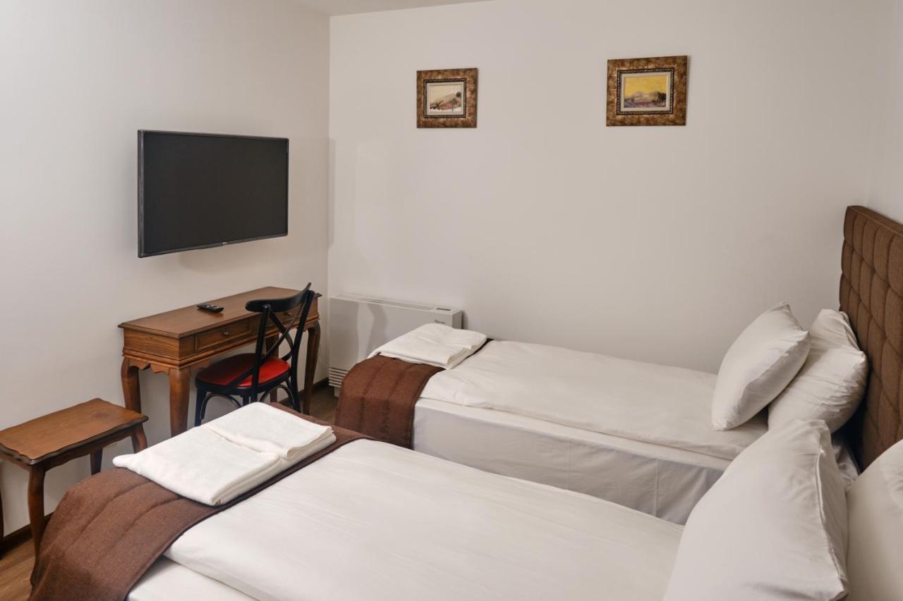 Hotel Splendid Pleven ภายนอก รูปภาพ