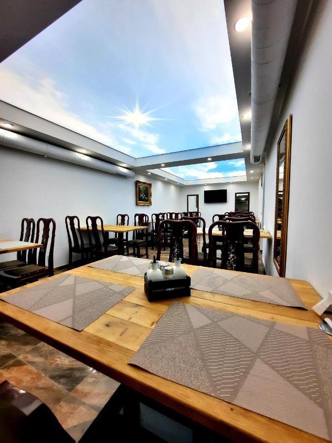 Hotel Splendid Pleven ภายนอก รูปภาพ